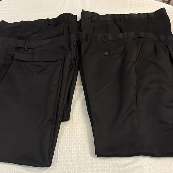 4 Pair of Black Men’s Slacks by Savane. Sz 38/29 in very good condition. - Picture 11 of 13
